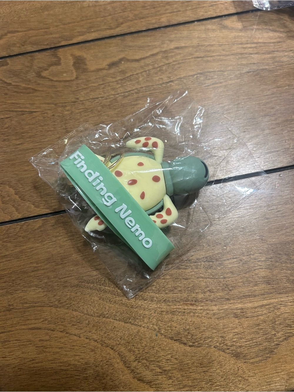 Finding Nemo Turtle Keychain - Green and Cream